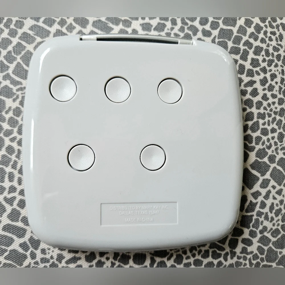 Mary Kay Custom Compact NEW - Picture 4 of 5